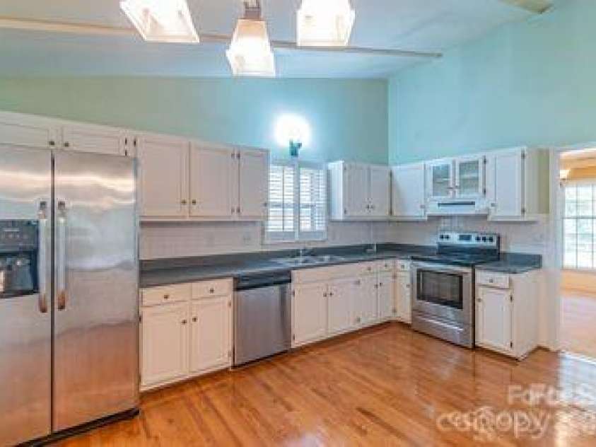 7115 Powder Mill Place, Charlotte, NC 28277.  MLS# CAR4398754, YatesRealty ID 35344. 