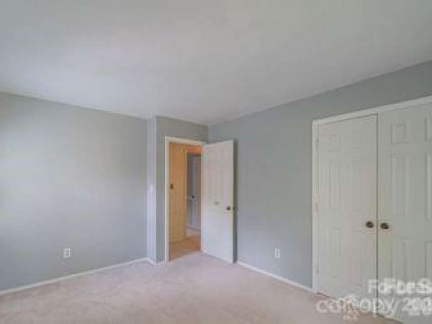 7115 Powder Mill Place, Charlotte, NC 28277.  MLS# CAR4398754, YatesRealty ID 35344. 