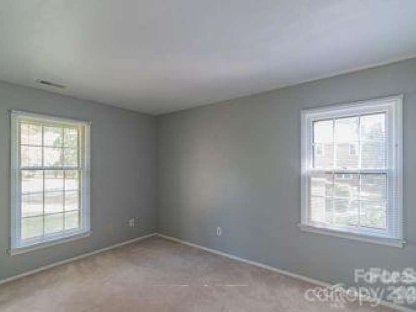 7115 Powder Mill Place, Charlotte, NC 28277.  MLS# CAR4398754, YatesRealty ID 35344. 