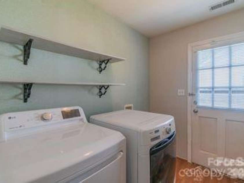 7115 Powder Mill Place, Charlotte, NC 28277.  MLS# CAR4398754, YatesRealty ID 35344. 