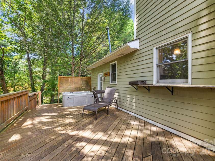 3 Trappers Run Drive, Asheville, NC 28805.  MLS# CAR4286329, YatesRealty ID 35345. Back deck with hot tub