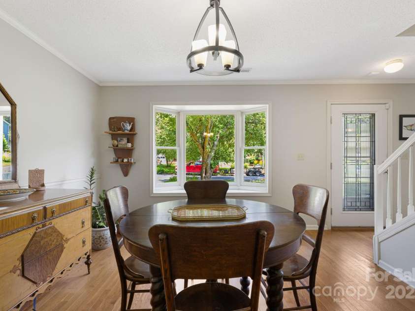 3 Trappers Run Drive, Asheville, NC 28805.  MLS# CAR4286329, YatesRealty ID 35345. Formal dining