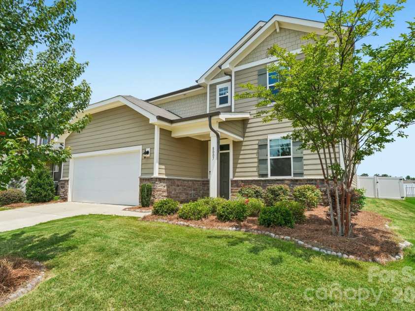 8007 Foxcroft Drive, Monroe, NC 28110.  MLS# CAR4400320, YatesRealty ID 35345. 