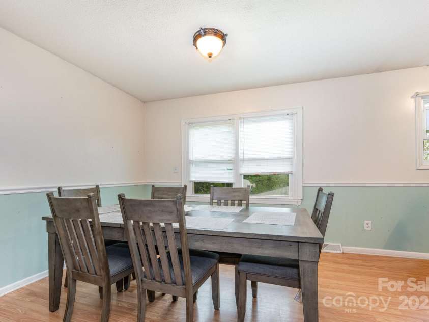 2006 Applegate Drive, Concord, NC 28027.  MLS# CAR4290983, YatesRealty ID 35346. 