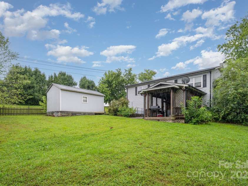 2006 Applegate Drive, Concord, NC 28027.  MLS# CAR4290983, YatesRealty ID 35346. 