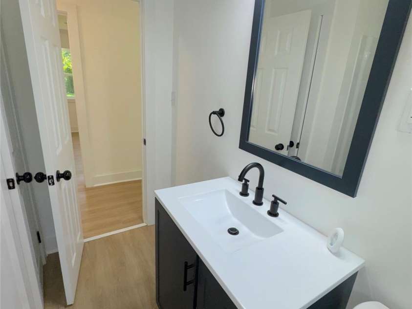 714 Apple Blossom Circle, Gastonia, NC 28052.  MLS# CAR4284114, YatesRealty ID 35347. Bathroom