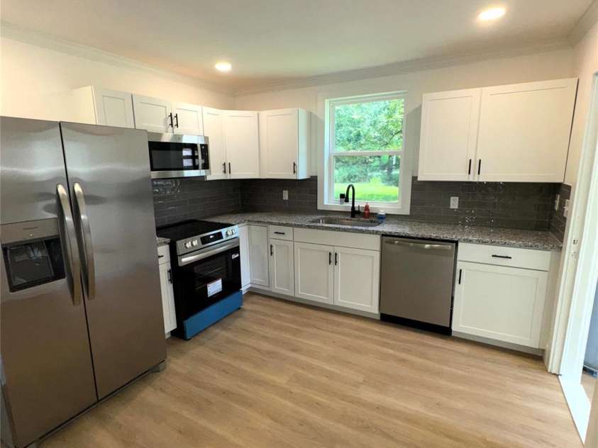 714 Apple Blossom Circle, Gastonia, NC 28052.  MLS# CAR4284114, YatesRealty ID 35347. Brand New SS Appliance