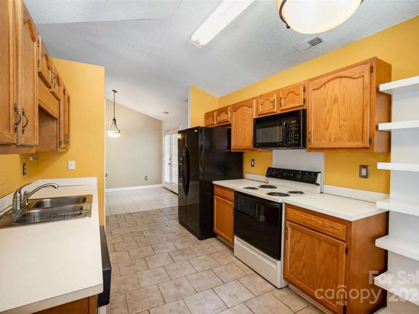 7216 Flodden Field Court, Charlotte, NC 28217.  MLS# CAR4290788, YatesRealty ID 35348. 