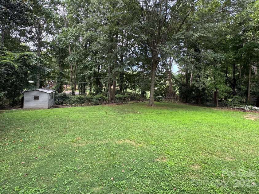 4640 Town and Country Drive, Charlotte, NC 28226.  MLS# CAR4290109, YatesRealty ID 35349. 
