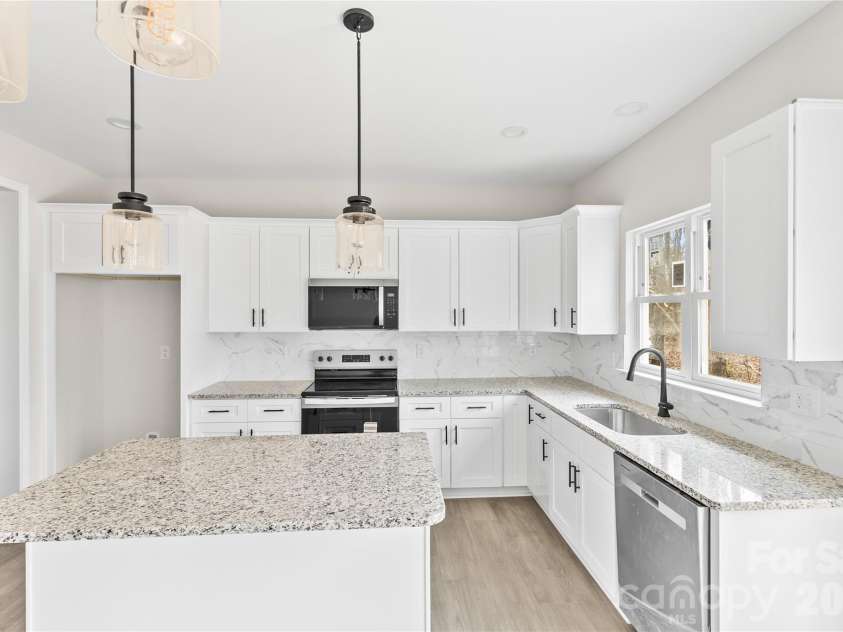 3692 Shannon Loop, Denver, NC 28037.  MLS# CAR4337827, YatesRealty ID 3535. 