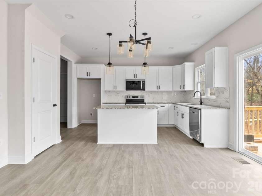 3692 Shannon Loop, Denver, NC 28037.  MLS# CAR4337827, YatesRealty ID 3535. 