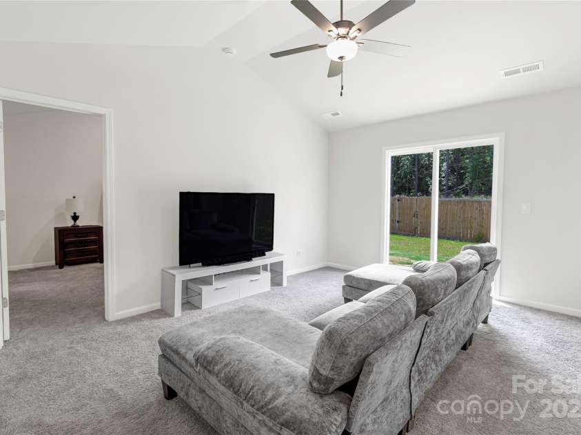 672 Lamorak Place, Richburg, SC 29729.  MLS# CAR4270354, YatesRealty ID 3535. Living Room