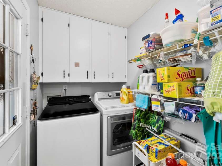 20209 Floral Lane, Cornelius, NC 28031.  MLS# CAR4282290, YatesRealty ID 35350. 