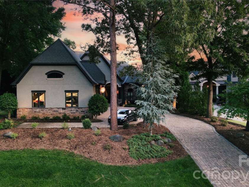 3255 Lake Pointe Drive, Belmont, NC 28012.  MLS# CAR4399801, YatesRealty ID 35351. 