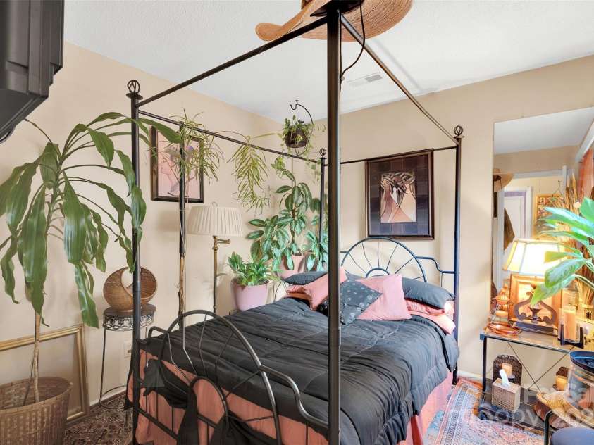 6109 Bent Tree Court, Charlotte, NC 28212.  MLS# CAR4292196, YatesRealty ID 35352. Bedroom #2
