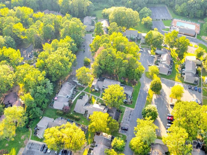 6109 Bent Tree Court, Charlotte, NC 28212.  MLS# CAR4292196, YatesRealty ID 35352. Community