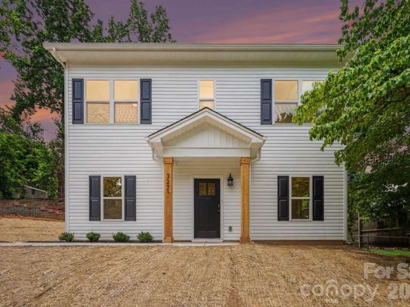 327 Whispering Pines Drive, Charlotte, NC 28217.  MLS# CAR4397862, YatesRealty ID 35353. 