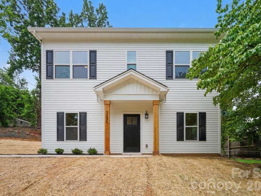 327 Whispering Pines Drive, Charlotte, NC 28217.  MLS# CAR4397862, YatesRealty ID 35353. 