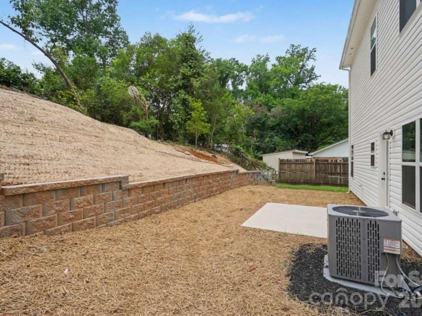 327 Whispering Pines Drive, Charlotte, NC 28217.  MLS# CAR4397862, YatesRealty ID 35353. 