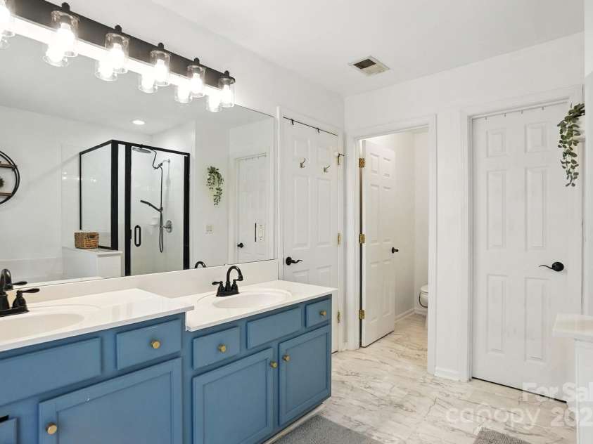 4814 Chesney Street, Concord, NC 28027.  MLS# CAR4293146, YatesRealty ID 35356. En-Suite Bath