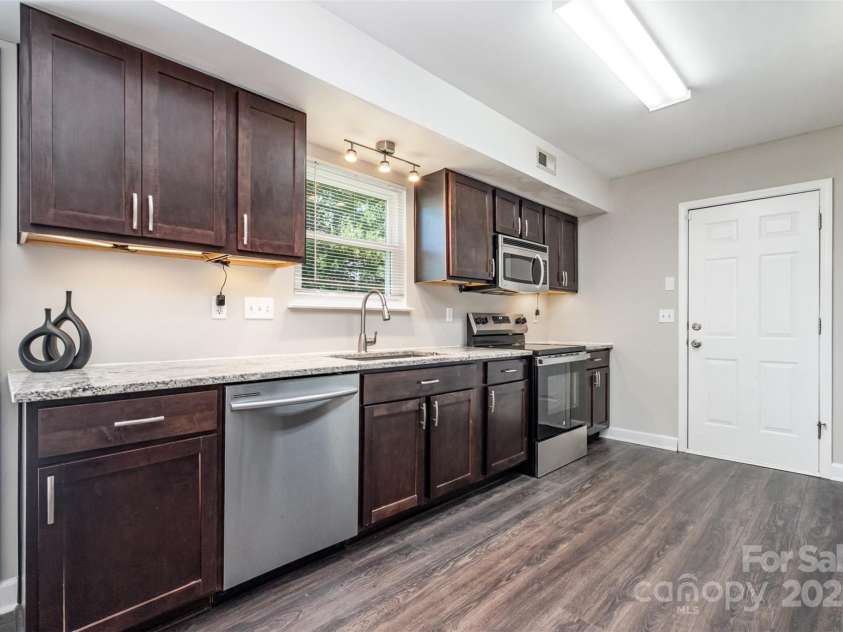 1776 Rosewell Drive, Rock Hill, SC 29732.  MLS# CAR4283628, YatesRealty ID 35357. 