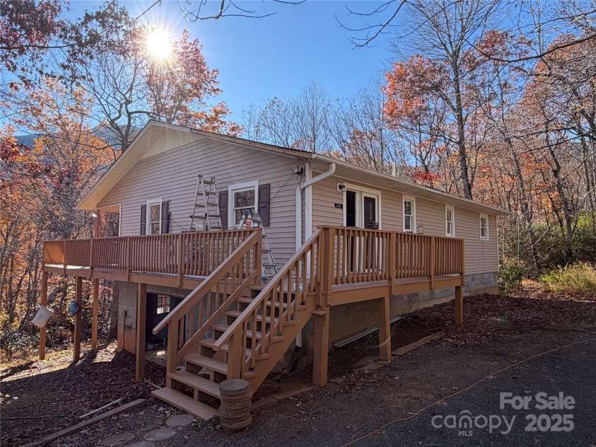 249 Cherry Hollow Road, Burnsville, NC 28714.  MLS# CAR4322750, YatesRealty ID 3536. 249 Cherry Hollow