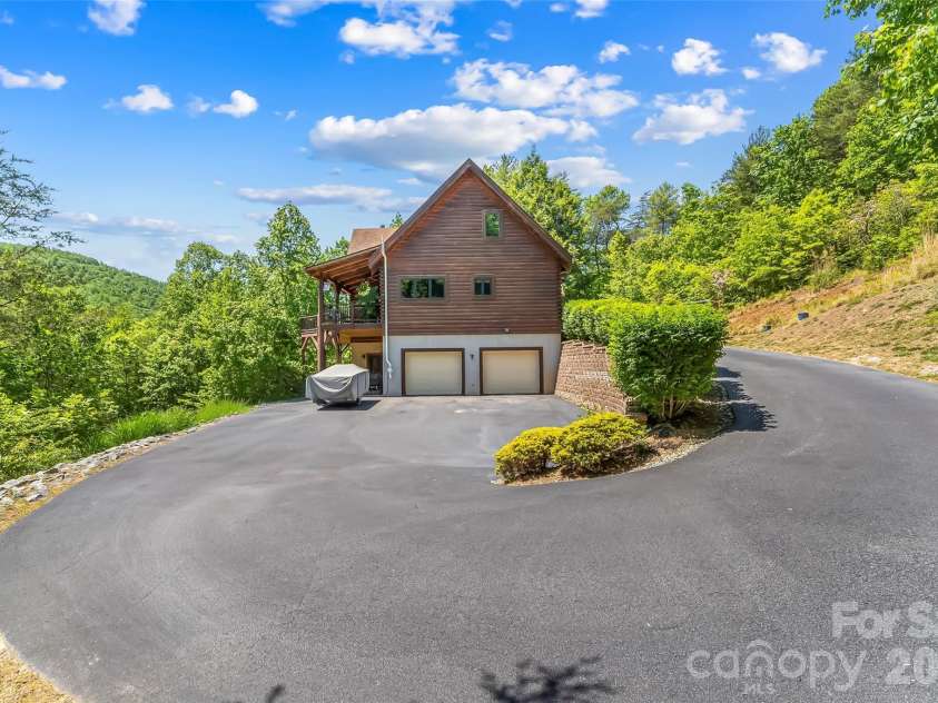 482 Gap Creek Road, Zirconia, NC 28790.  MLS# CAR4379332, YatesRealty ID 35361. 