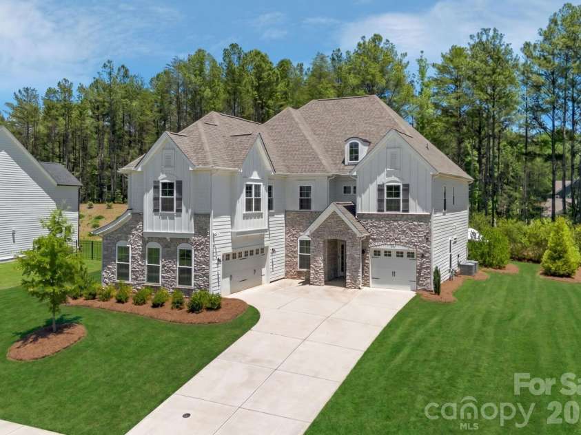 3138 Montreaux Valley Drive, Fort Mill, SC 29707.  MLS# CAR4391047, YatesRealty ID 35362. 