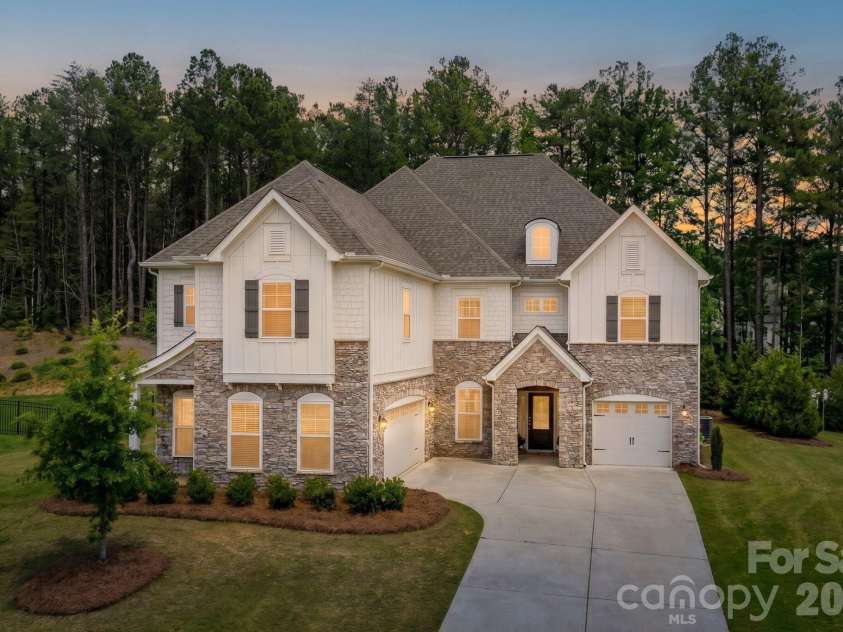 3138 Montreaux Valley Drive, Fort Mill, SC 29707.  MLS# CAR4391047, YatesRealty ID 35362. 