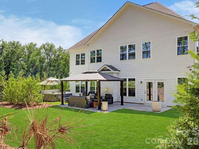 3138 Montreaux Valley Drive, Fort Mill, SC 29707.  MLS# CAR4391047, YatesRealty ID 35362. 