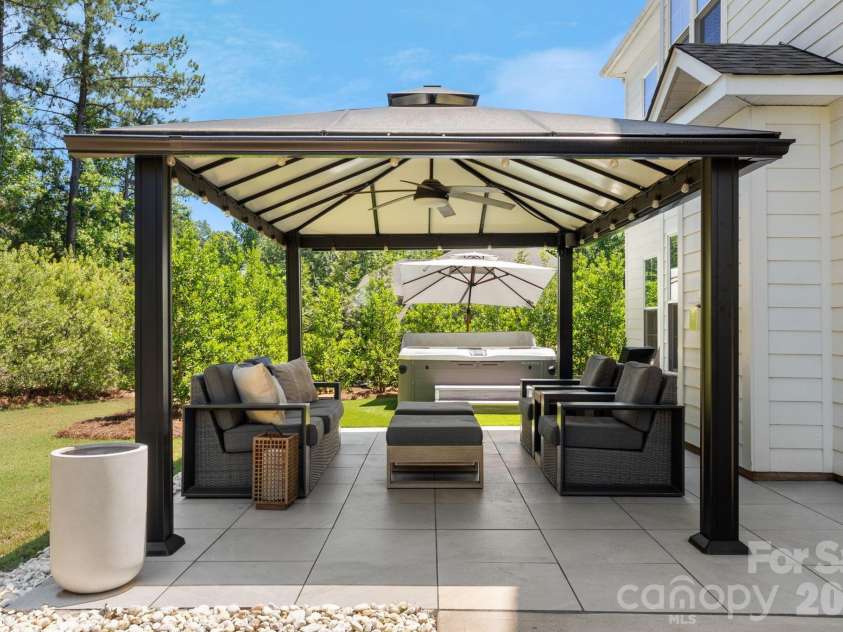 3138 Montreaux Valley Drive, Fort Mill, SC 29707.  MLS# CAR4391047, YatesRealty ID 35362. 