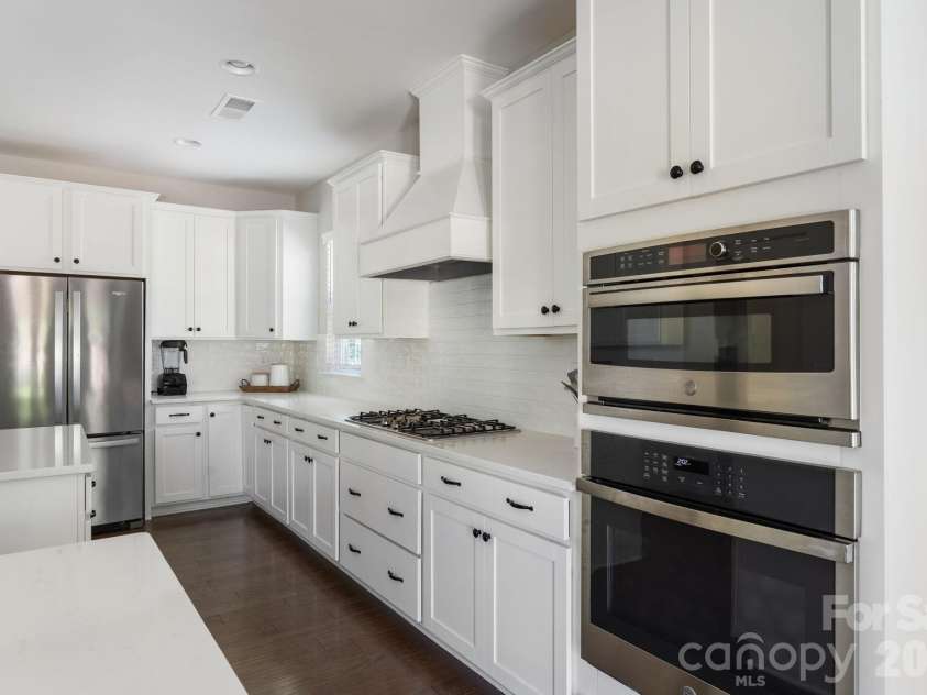 3138 Montreaux Valley Drive, Fort Mill, SC 29707.  MLS# CAR4391047, YatesRealty ID 35362. 