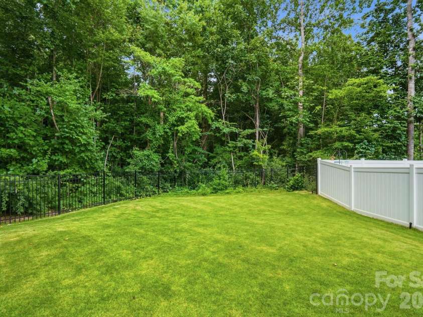 4005 Ruth Creek Court, Charlotte, NC 28216.  MLS# CAR4399048, YatesRealty ID 35364. 