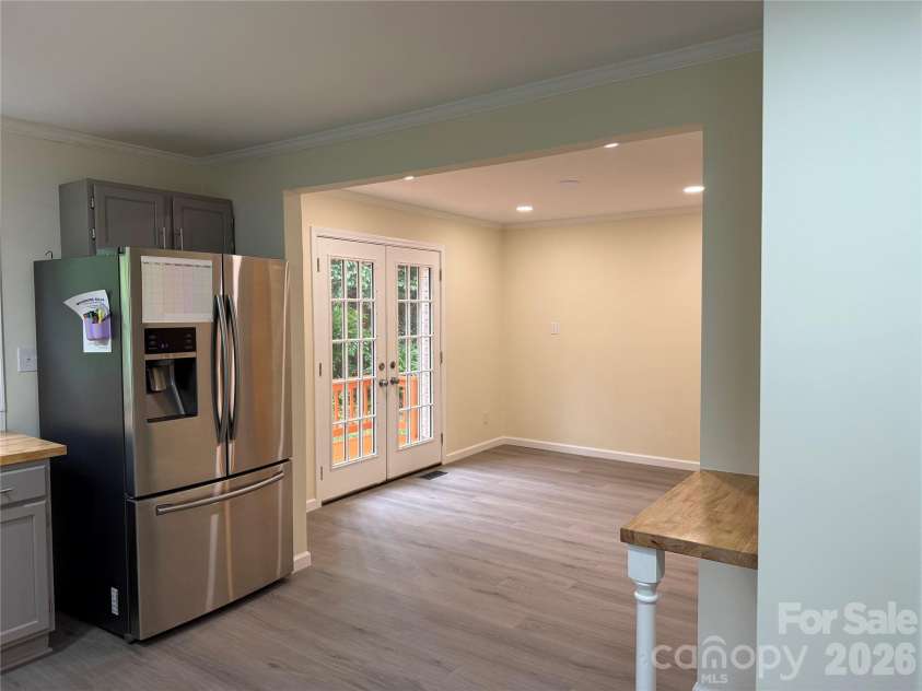 32 Mayfair Drive, Candler, NC 28715.  MLS# CAR4392323, YatesRealty ID 35365. Remodeled kitchen