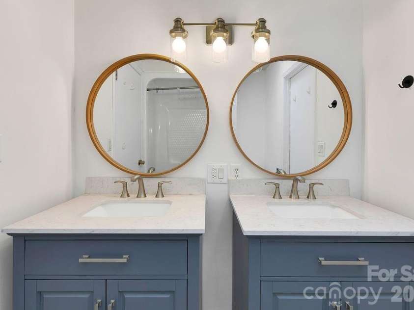 100 Kilpatrick Street, Brevard, NC 28712.  MLS# CAR4382761, YatesRealty ID 35369. Shared bathroom