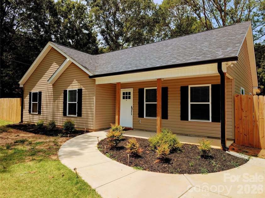 711 Guinn Street, Clover, SC 29710.  MLS# CAR4400635, YatesRealty ID 35370. 