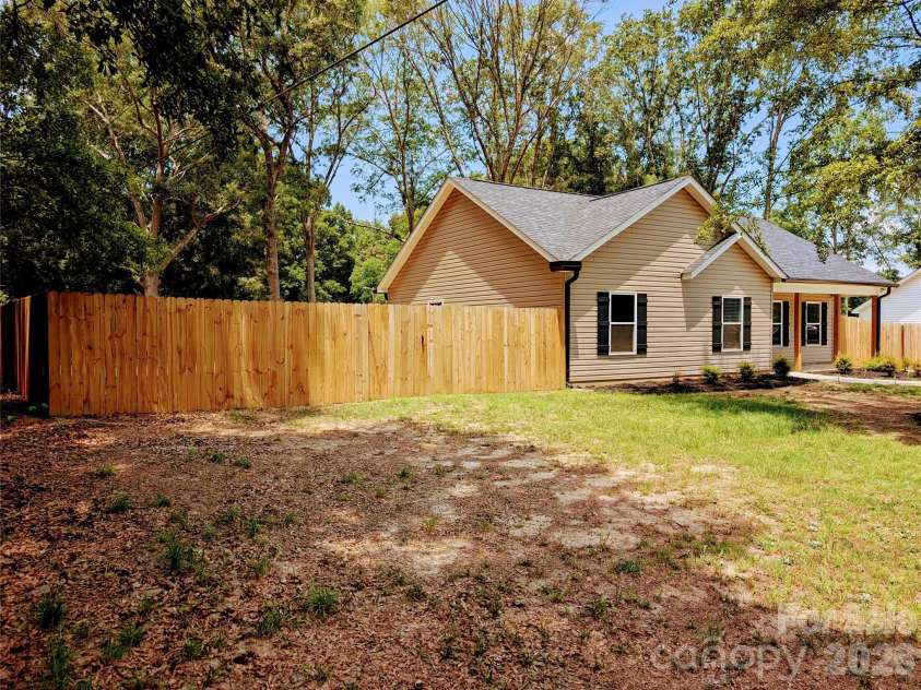 711 Guinn Street, Clover, SC 29710.  MLS# CAR4400635, YatesRealty ID 35370. 