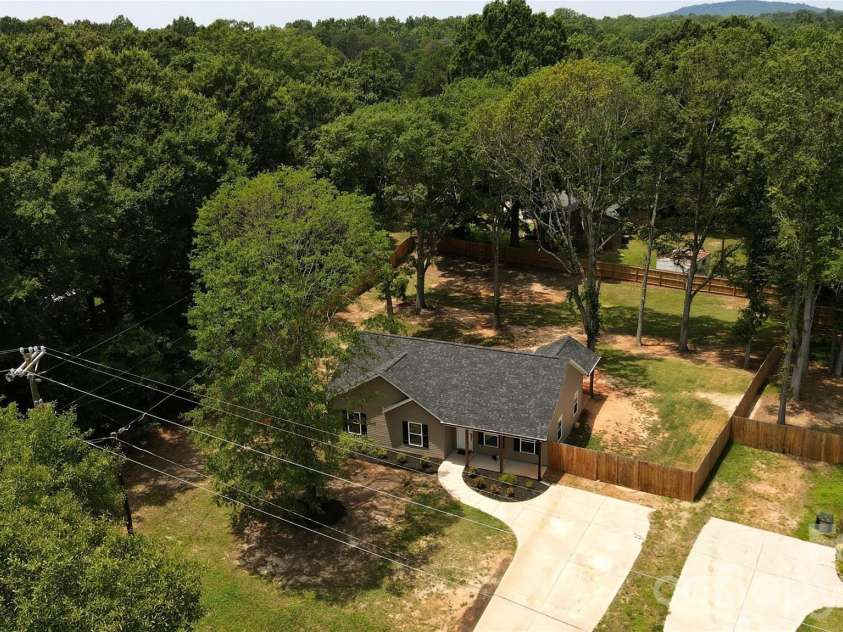 711 Guinn Street, Clover, SC 29710.  MLS# CAR4400635, YatesRealty ID 35370. 