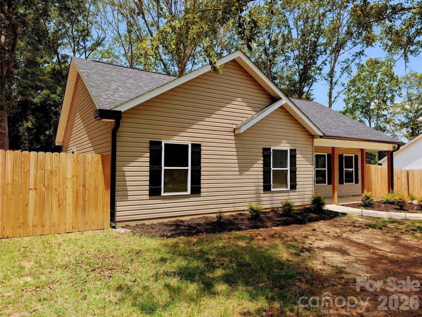 711 Guinn Street, Clover, SC 29710.  MLS# CAR4400635, YatesRealty ID 35370. 