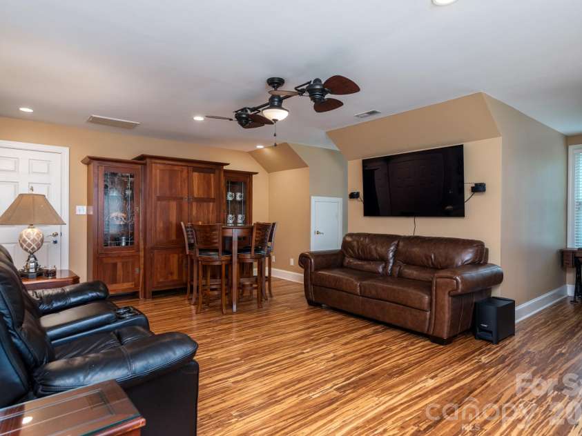 19223 Stableford Lane, Cornelius, NC 28031.  MLS# CAR4395781, YatesRealty ID 35371. Bonus Room
