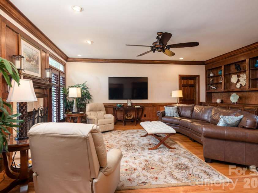 19223 Stableford Lane, Cornelius, NC 28031.  MLS# CAR4395781, YatesRealty ID 35371. Family Room