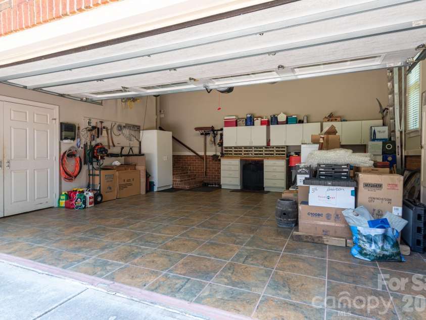 19223 Stableford Lane, Cornelius, NC 28031.  MLS# CAR4395781, YatesRealty ID 35371. Garage