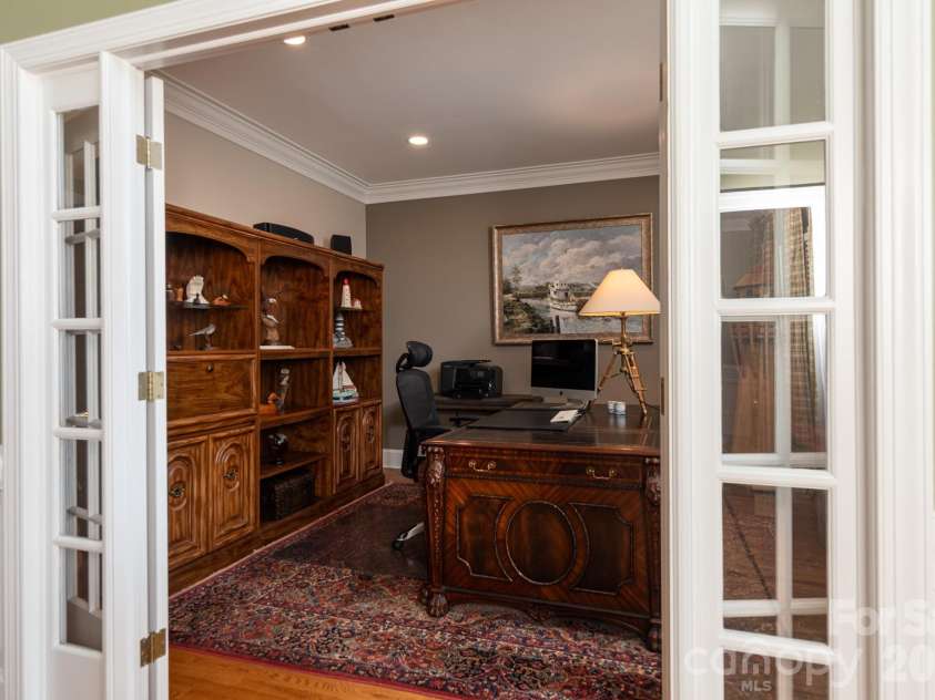 19223 Stableford Lane, Cornelius, NC 28031.  MLS# CAR4395781, YatesRealty ID 35371. Office