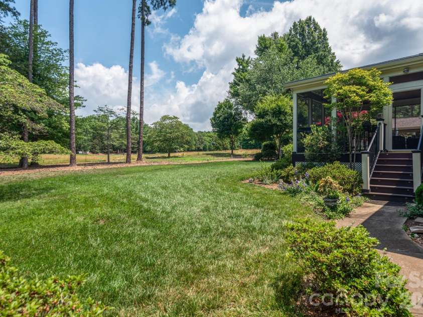 19223 Stableford Lane, Cornelius, NC 28031.  MLS# CAR4395781, YatesRealty ID 35371. Rear yard