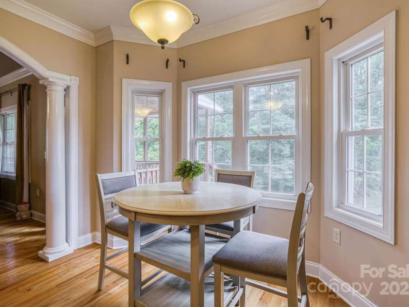 2640 Ironwood Drive, Hickory, NC 28602.  MLS# CAR4280931, YatesRealty ID 35372. 