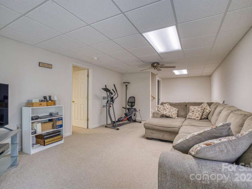 2640 Ironwood Drive, Hickory, NC 28602.  MLS# CAR4280931, YatesRealty ID 35372. Basement Family Room