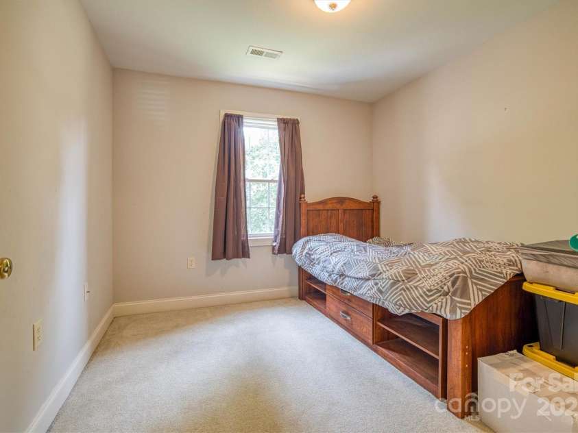 2640 Ironwood Drive, Hickory, NC 28602.  MLS# CAR4280931, YatesRealty ID 35372. Bedroom #3