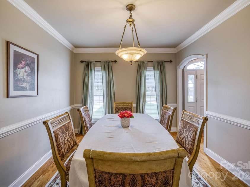 2640 Ironwood Drive, Hickory, NC 28602.  MLS# CAR4280931, YatesRealty ID 35372. Dining Room