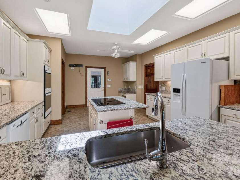 105 Quail Lane, Mooresville, NC 28117.  MLS# CAR4394602, YatesRealty ID 35375. Kitchen