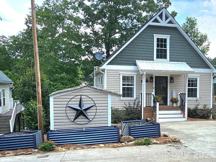3526 Pinehaven Drive, New London, NC 28127.  MLS# CAR4397481, YatesRealty ID 35376. 